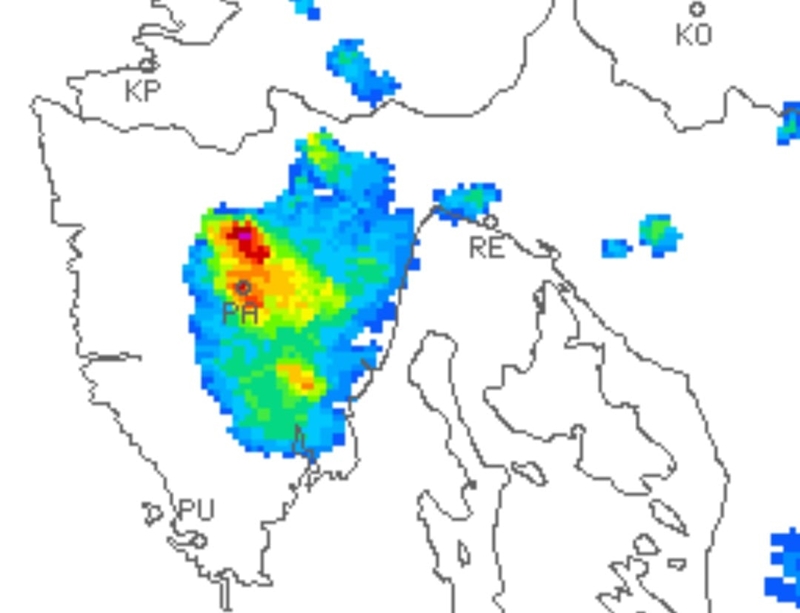 ARSO radarska snimka gdje možemo uočiti tučonosni sustav